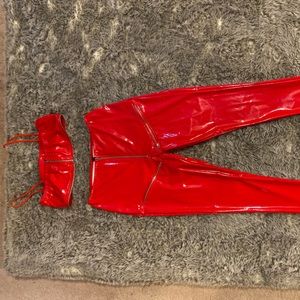 Size small, but a small woman that’s bottom heavy (preferably)